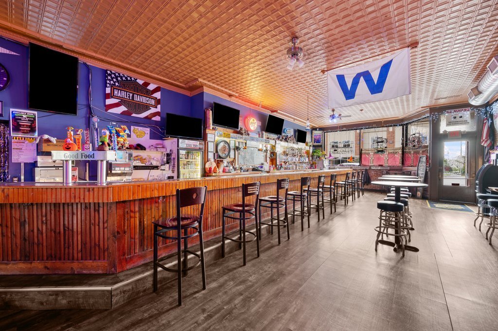 1708 State St, Bettendorf, IA for Sale