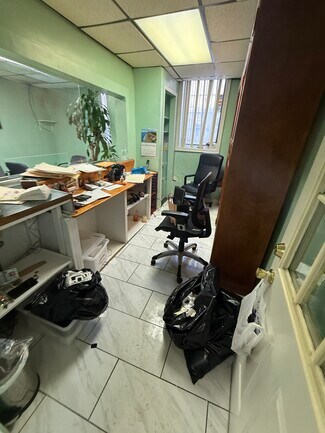 New York, NY Office/Medical - 36 Ellwood St