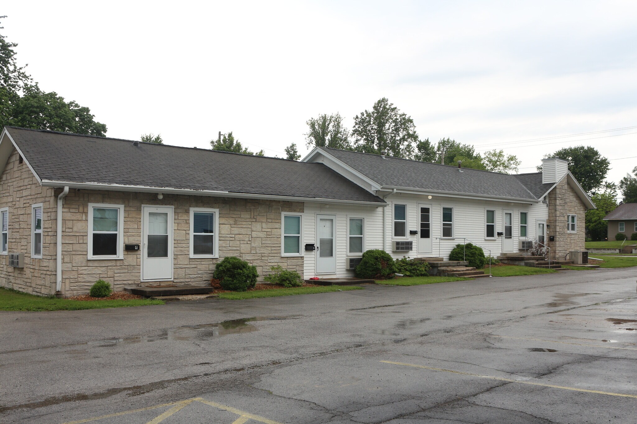 1708 S Main St, South Jacksonville, IL for Sale