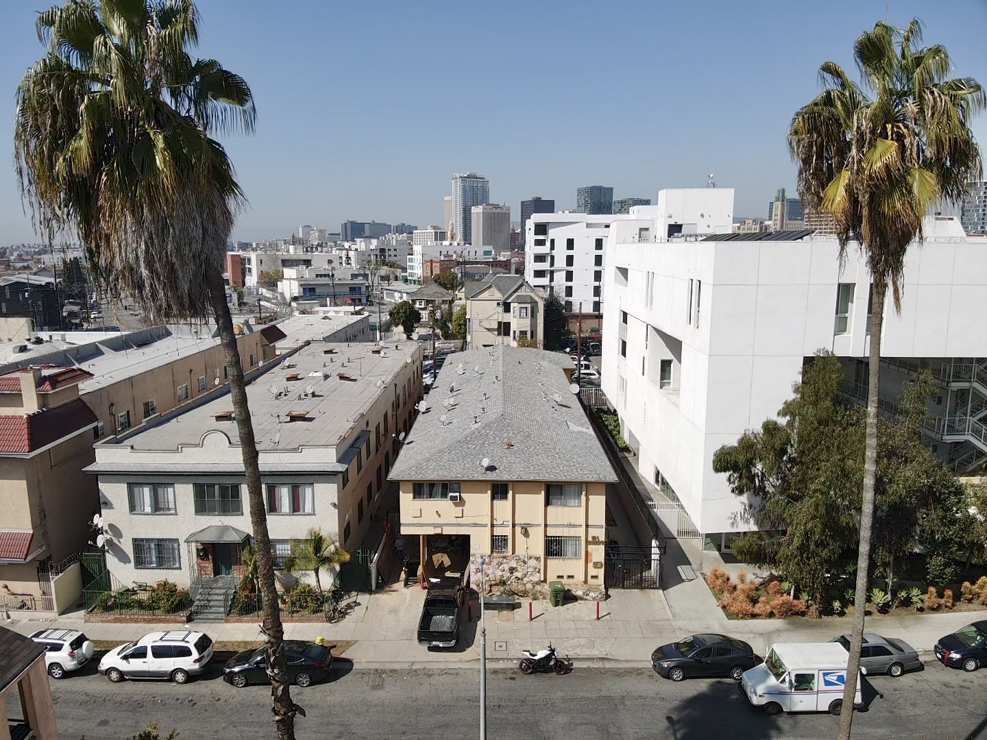 827 S Carondelet St, Los Angeles, CA for Sale