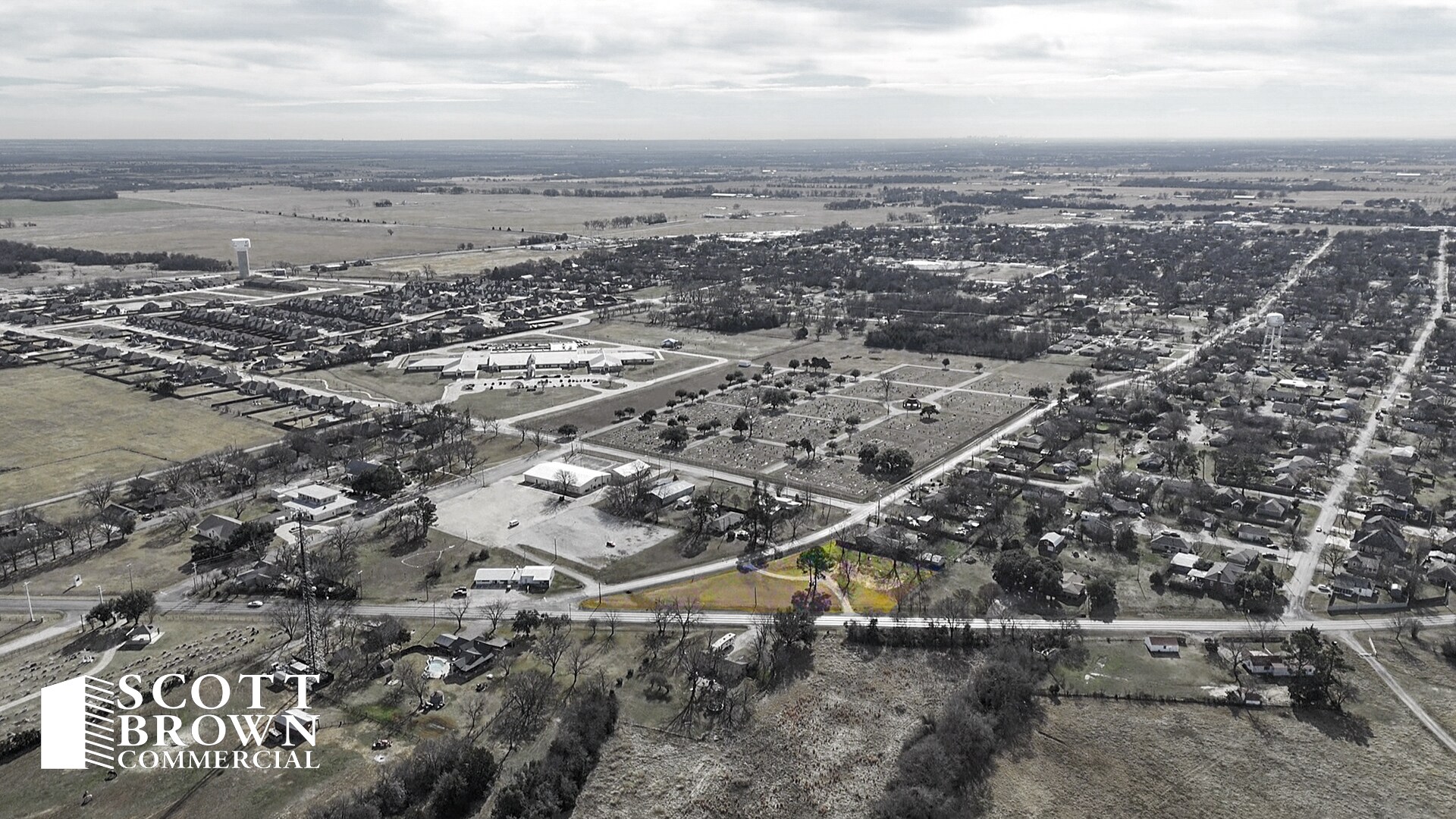 929 N Washington St, Pilot Point, TX for Sale