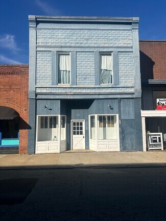 Liberty, NC Storefront Retail/Residential - 122 W Swannanoa Ave