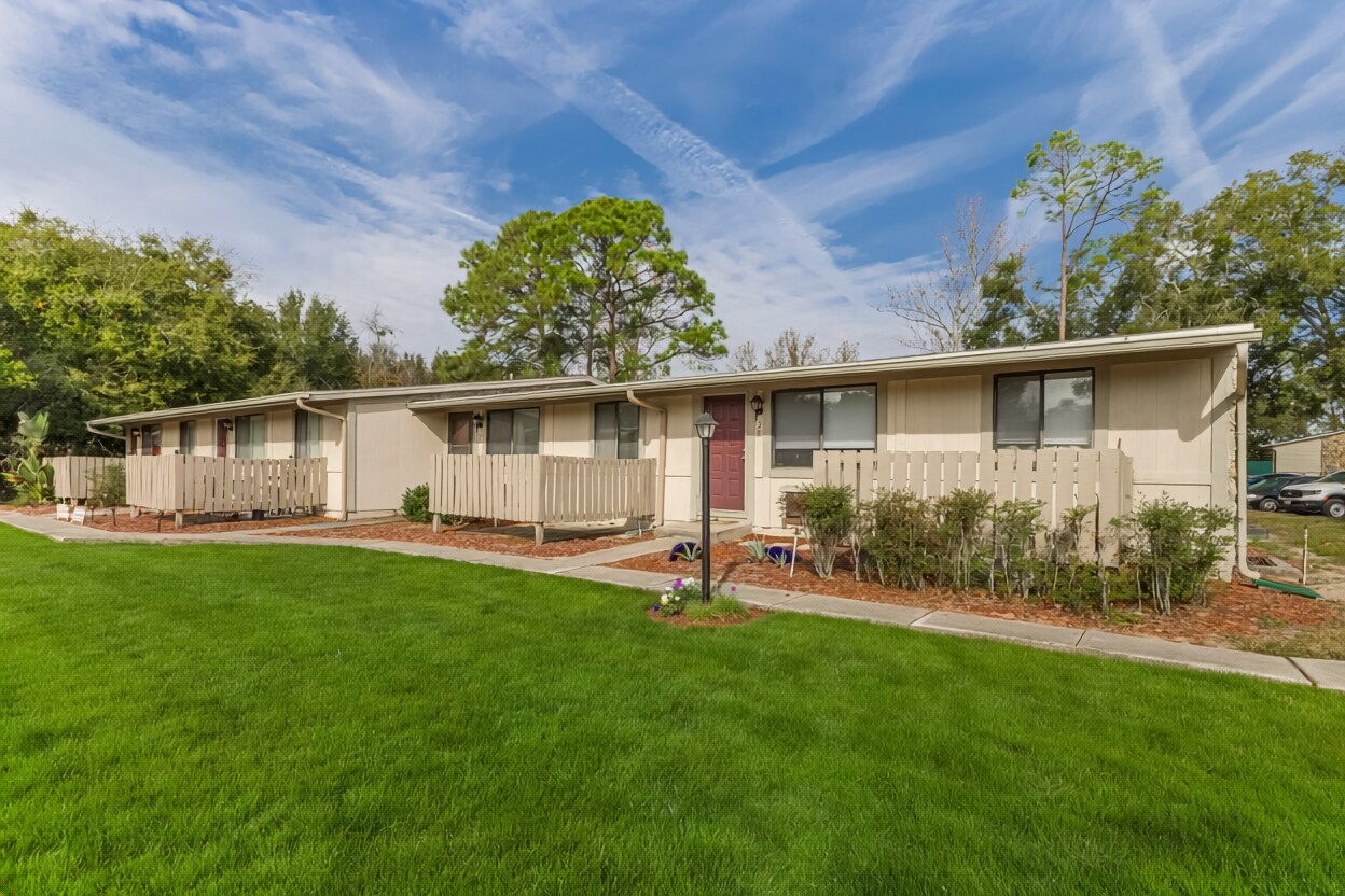 33230 Ryan Dr, Leesburg, FL for Sale