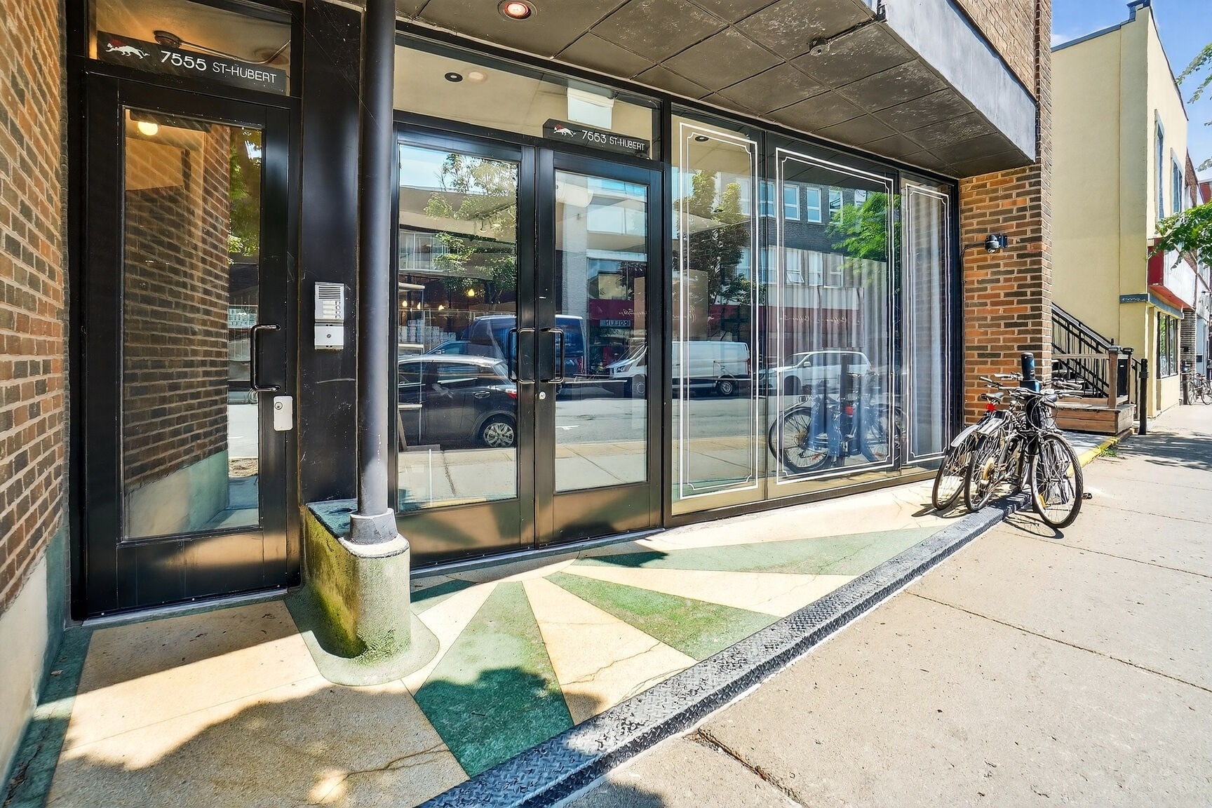 7553 Rue Saint-Hubert, Montréal, QC for Rent