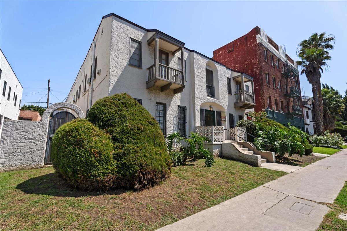 630 S Cochran Ave, Los Angeles, CA for Sale