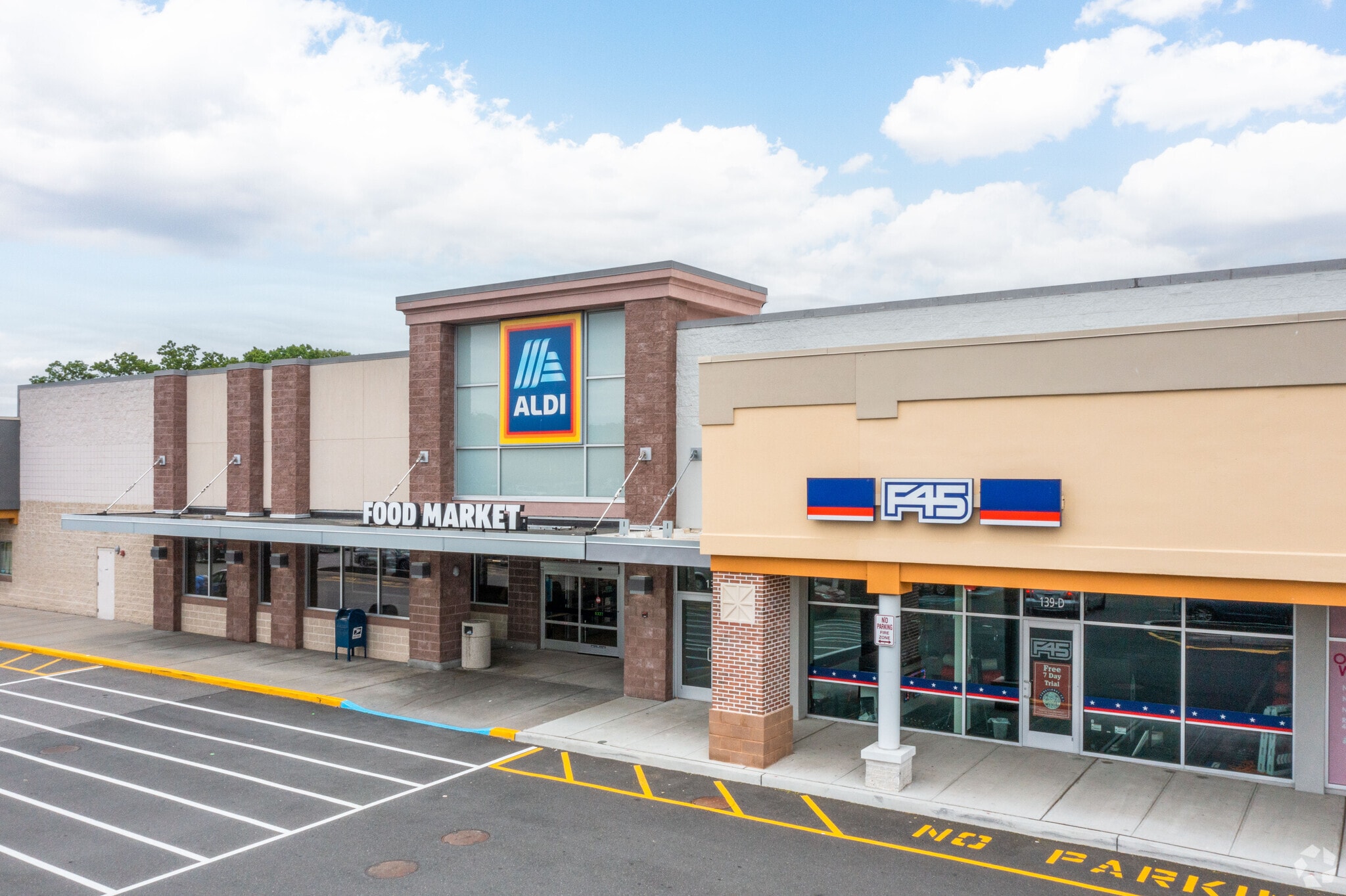 111-143 Alexander Ave, Lake Grove, NY for Rent