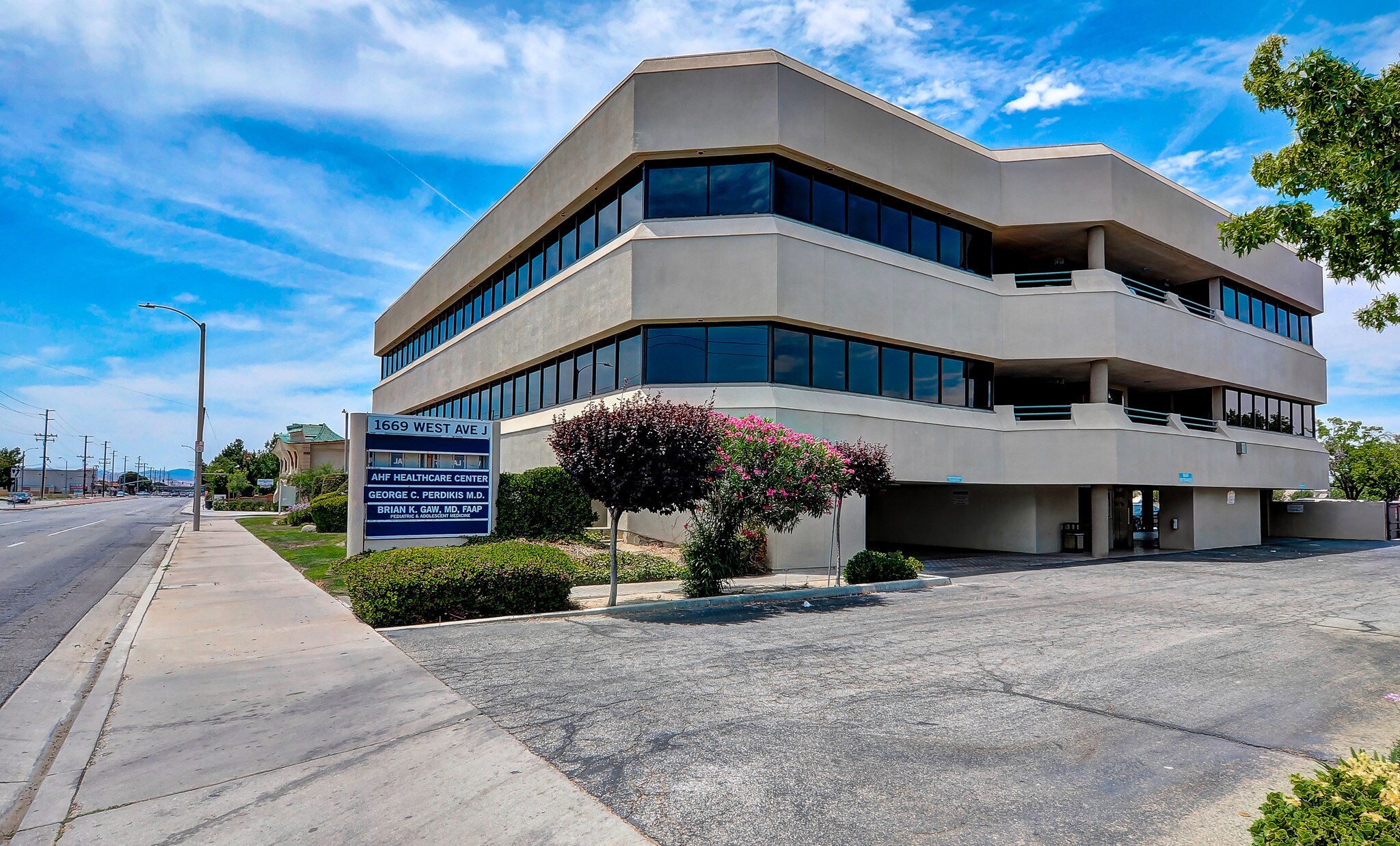 1669 W Avenue J, Lancaster, CA for Rent