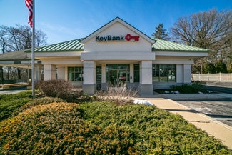 Devon, PA Bank - 414 W Lancaster Ave