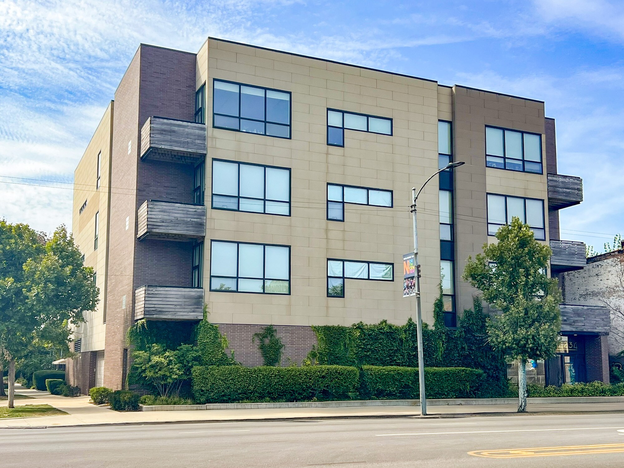4234 N Hutchinson, Chicago, IL for Sale