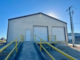 Seguin, TX Flex, Industrial - 200-232 W New Braunfels St