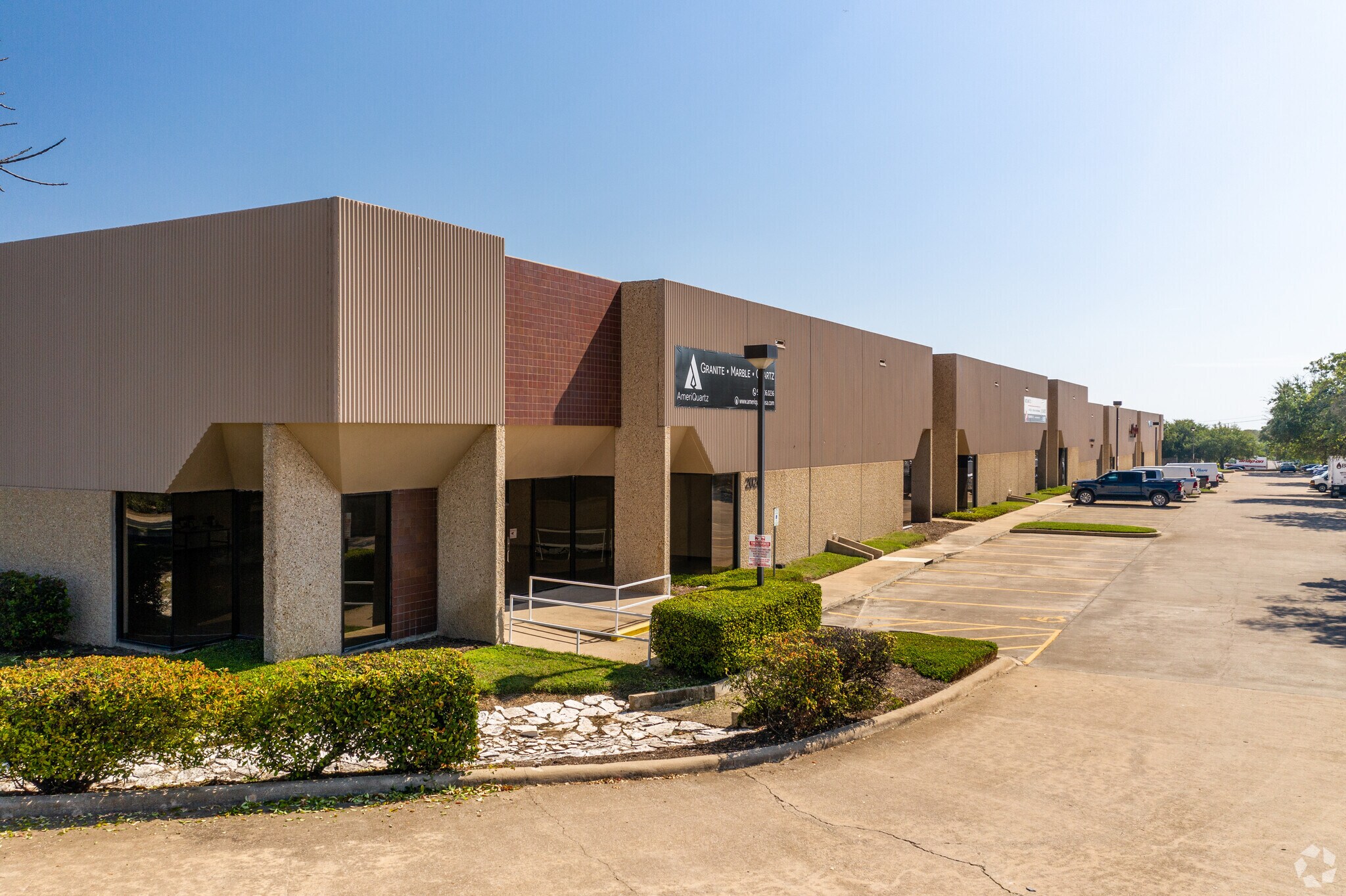 10200-10212 Metropolitan Dr, Austin, TX for Rent
