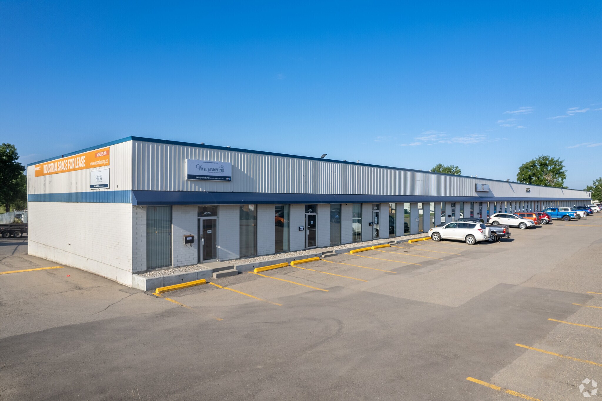 4504-4576 14 St NE, Calgary, AB for Rent
