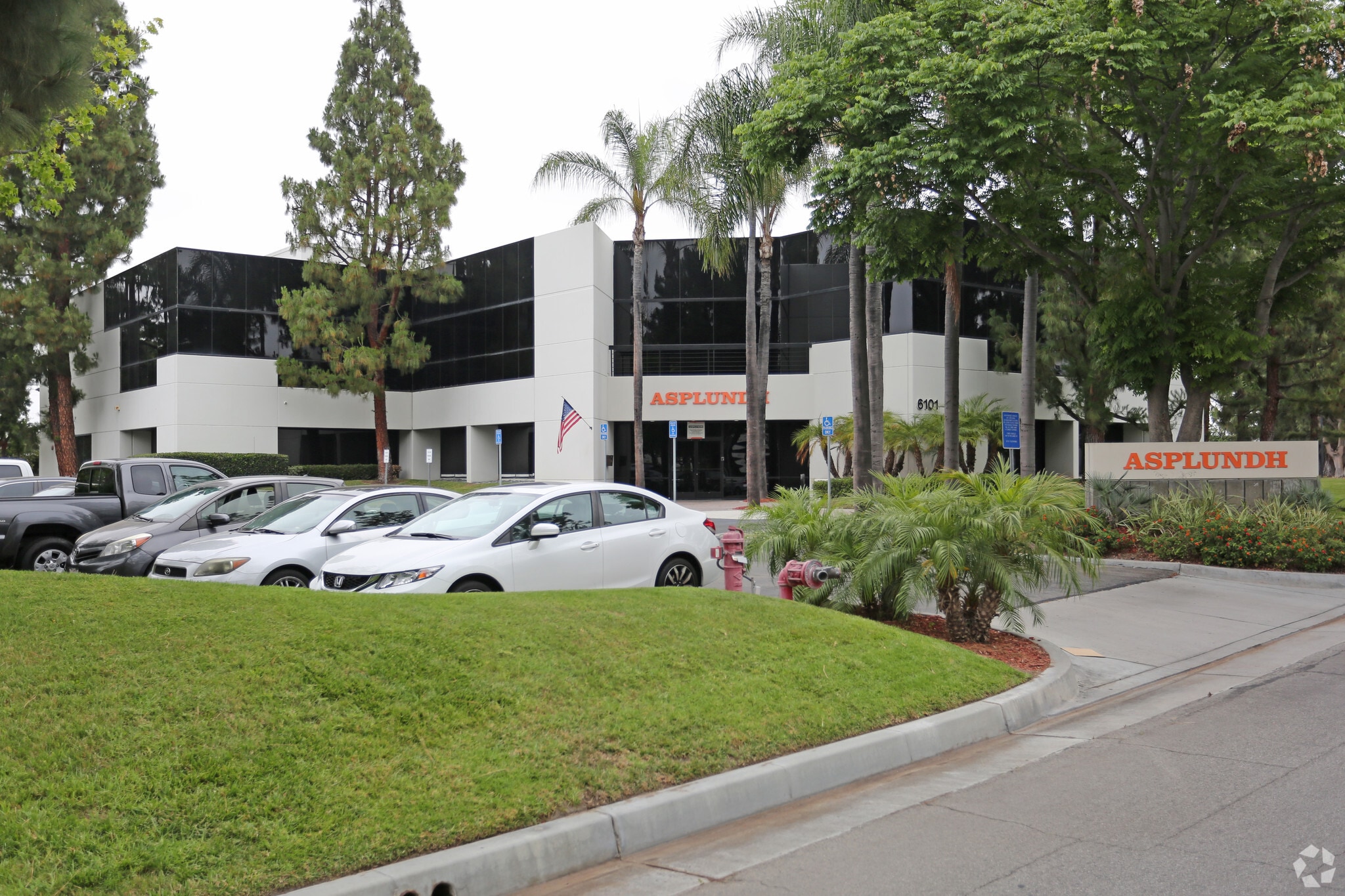 6101 Gateway Dr Cypress, CA 90630 Flex Property for Sale on