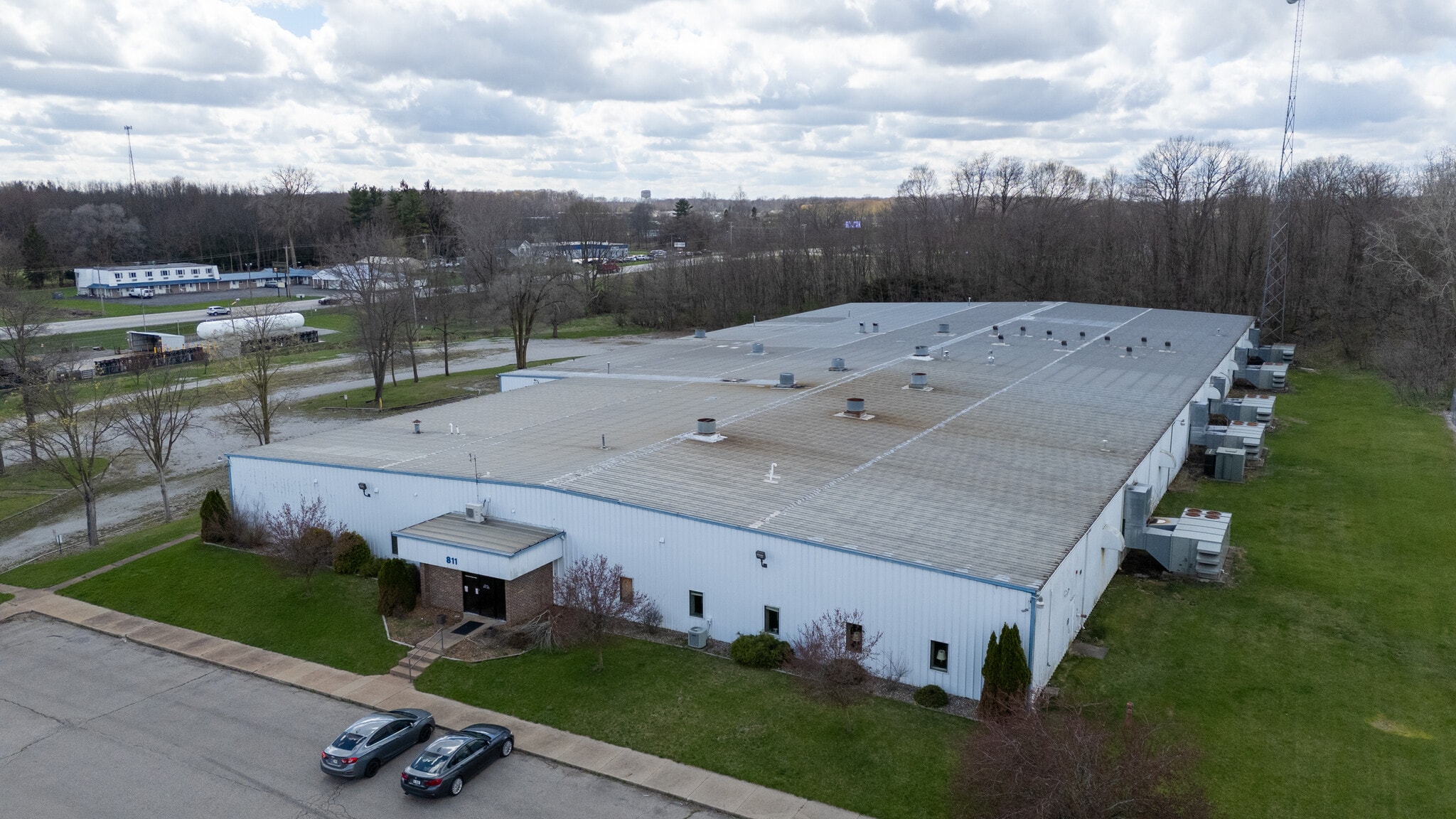 811 Commerce Dr, Kendallville, IN for Sale