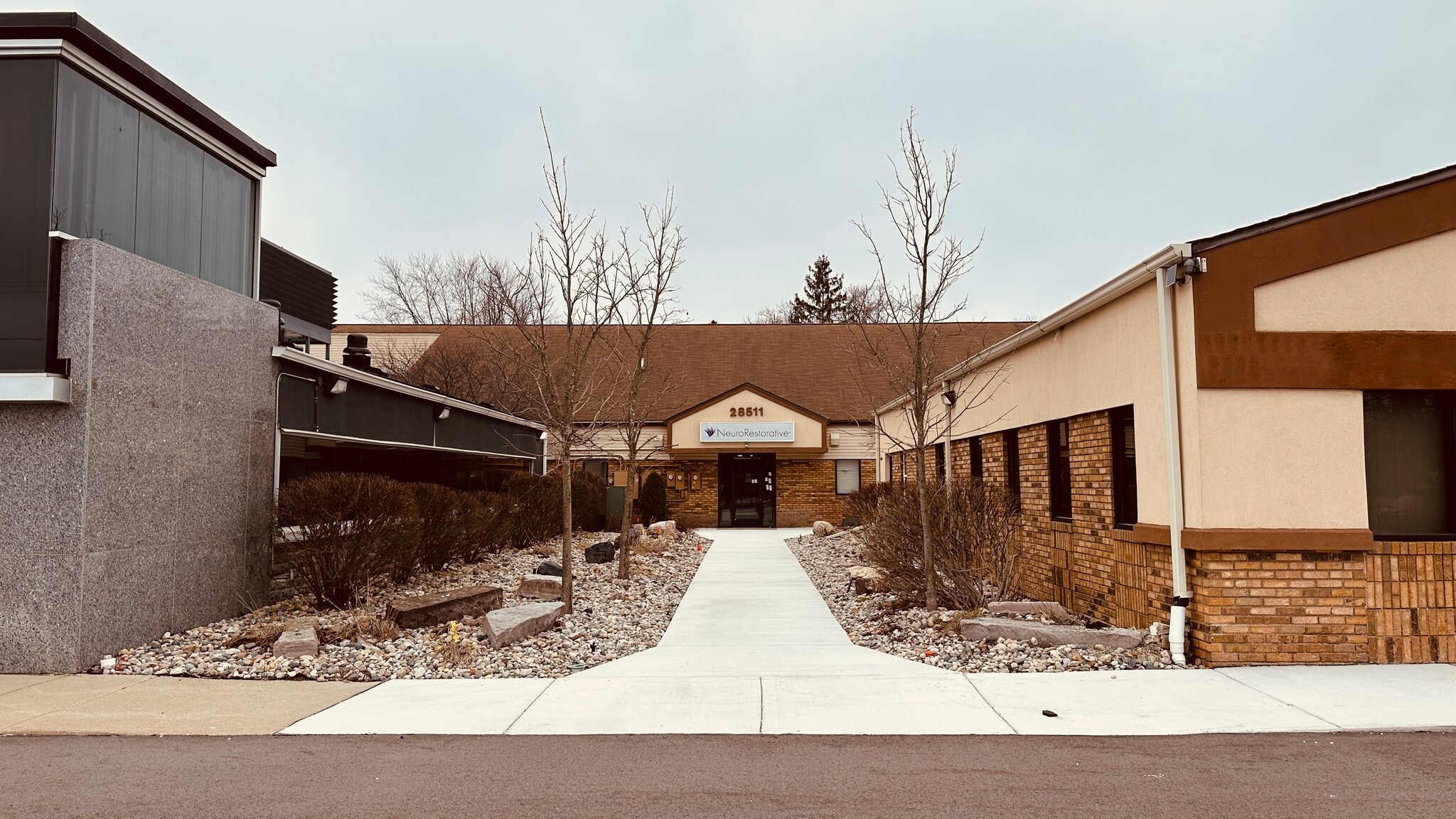 28511 Orchard Lake Rd, Farmington Hills, MI for Rent