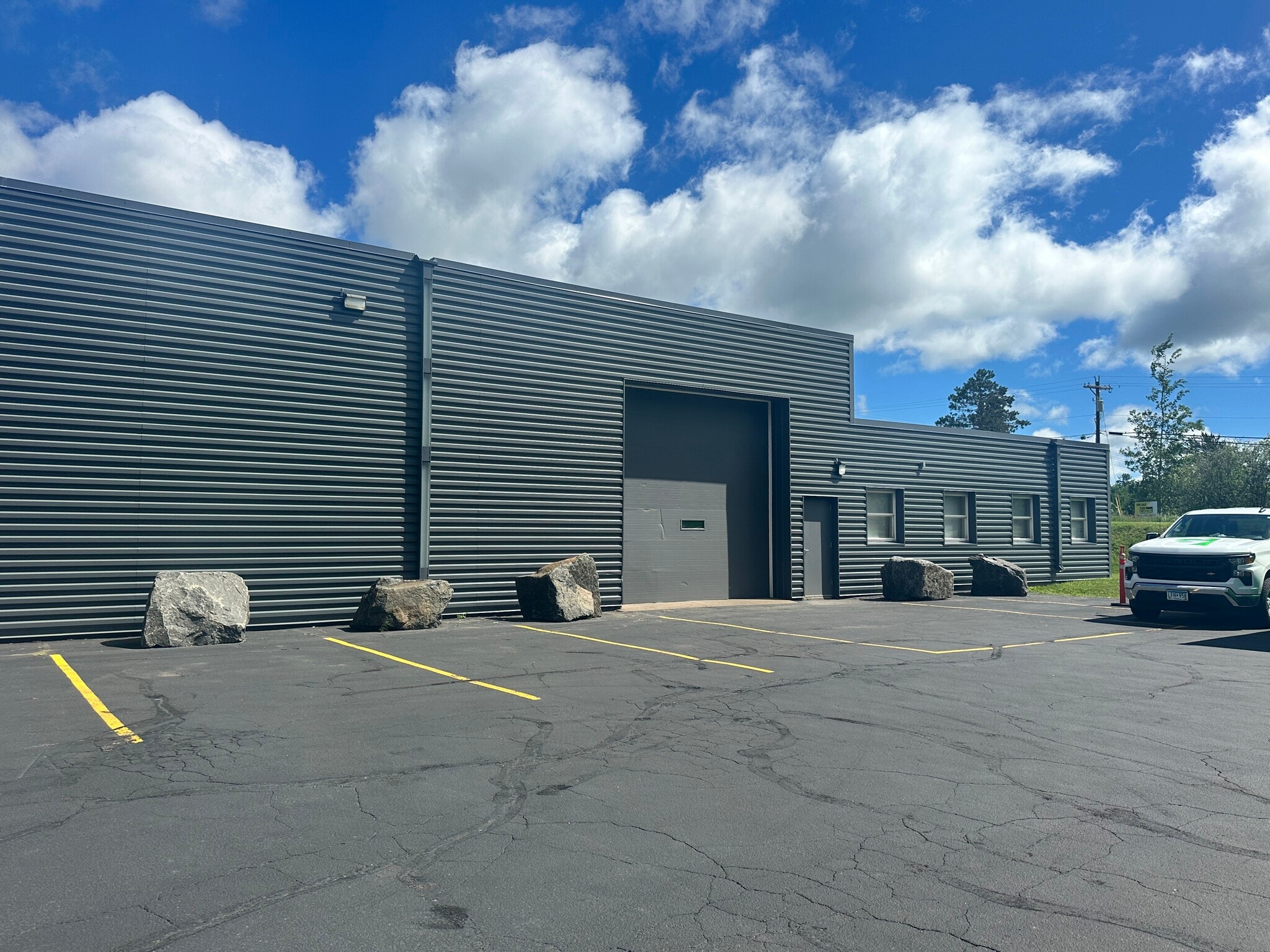 1202 Maple Grove Rd, Duluth, MN for Rent