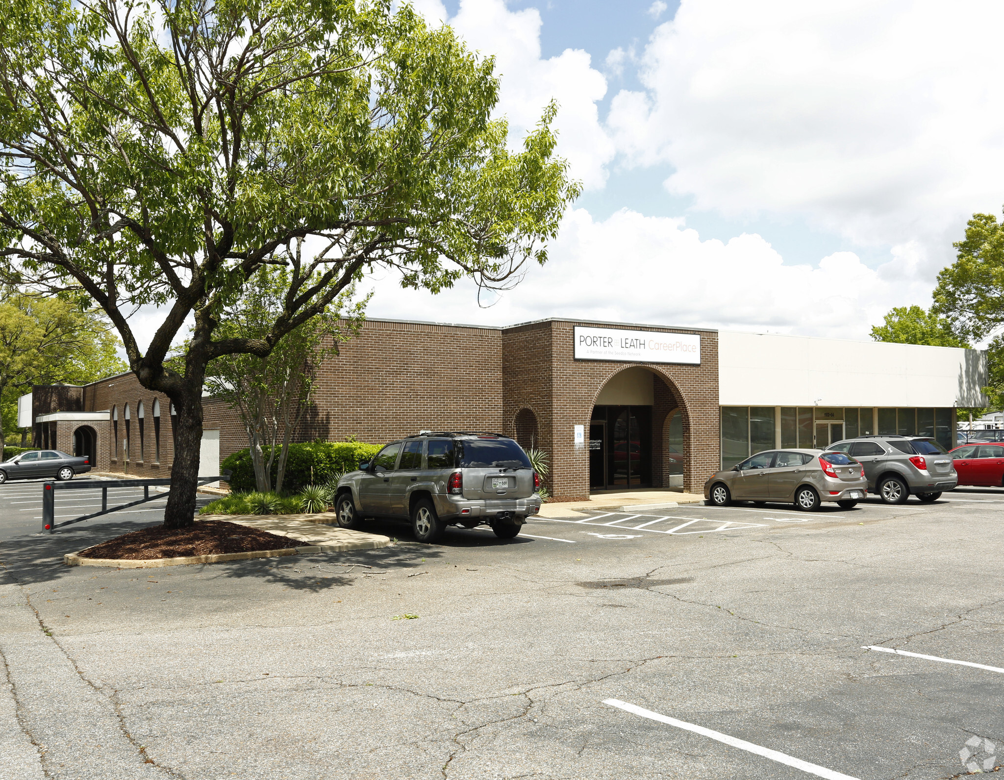 1100-1108 E Brooks Rd, Memphis, TN for Rent