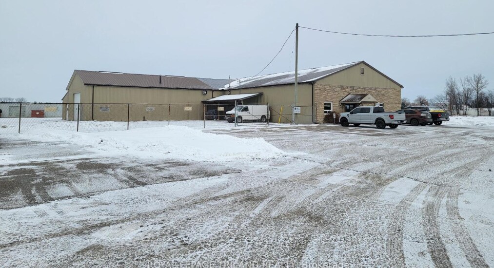 4268 Dundas St, Thorndale, ON for Sale