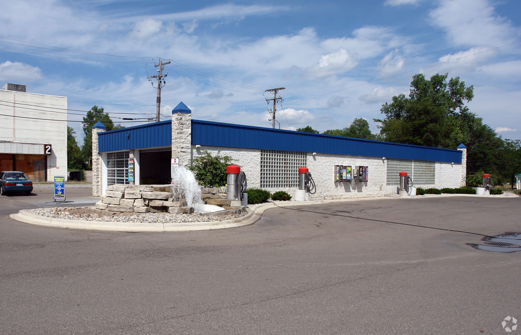 7020 Cooley Lake Rd, Waterford, MI for Sale