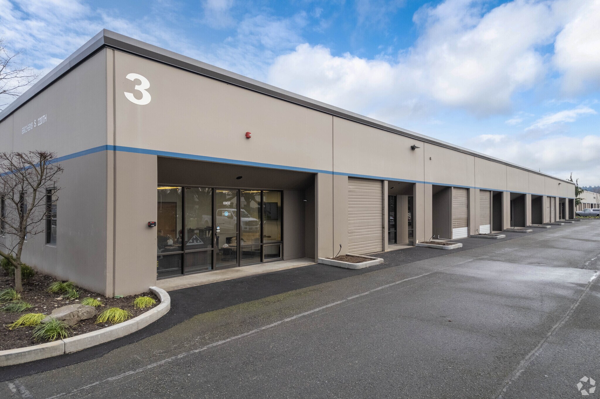 6902-6918 S 220th St, Kent, WA for Rent