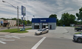 1609 N Bloomington St