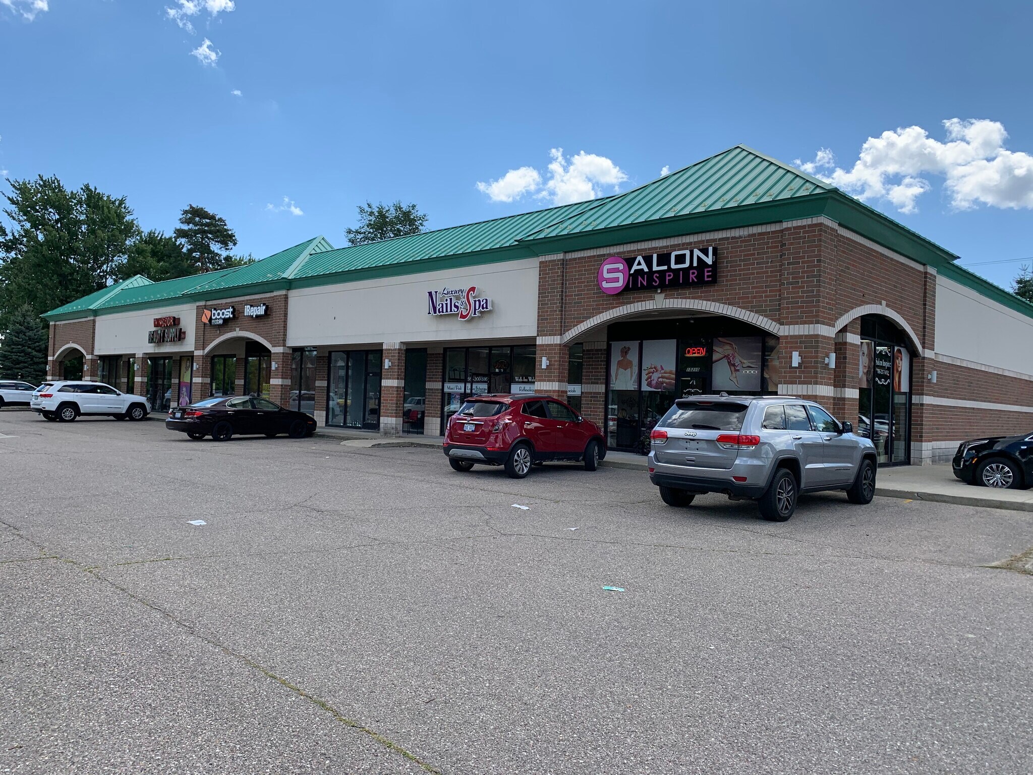 15210-15260 15 Mile Rd, Fraser, MI for Rent