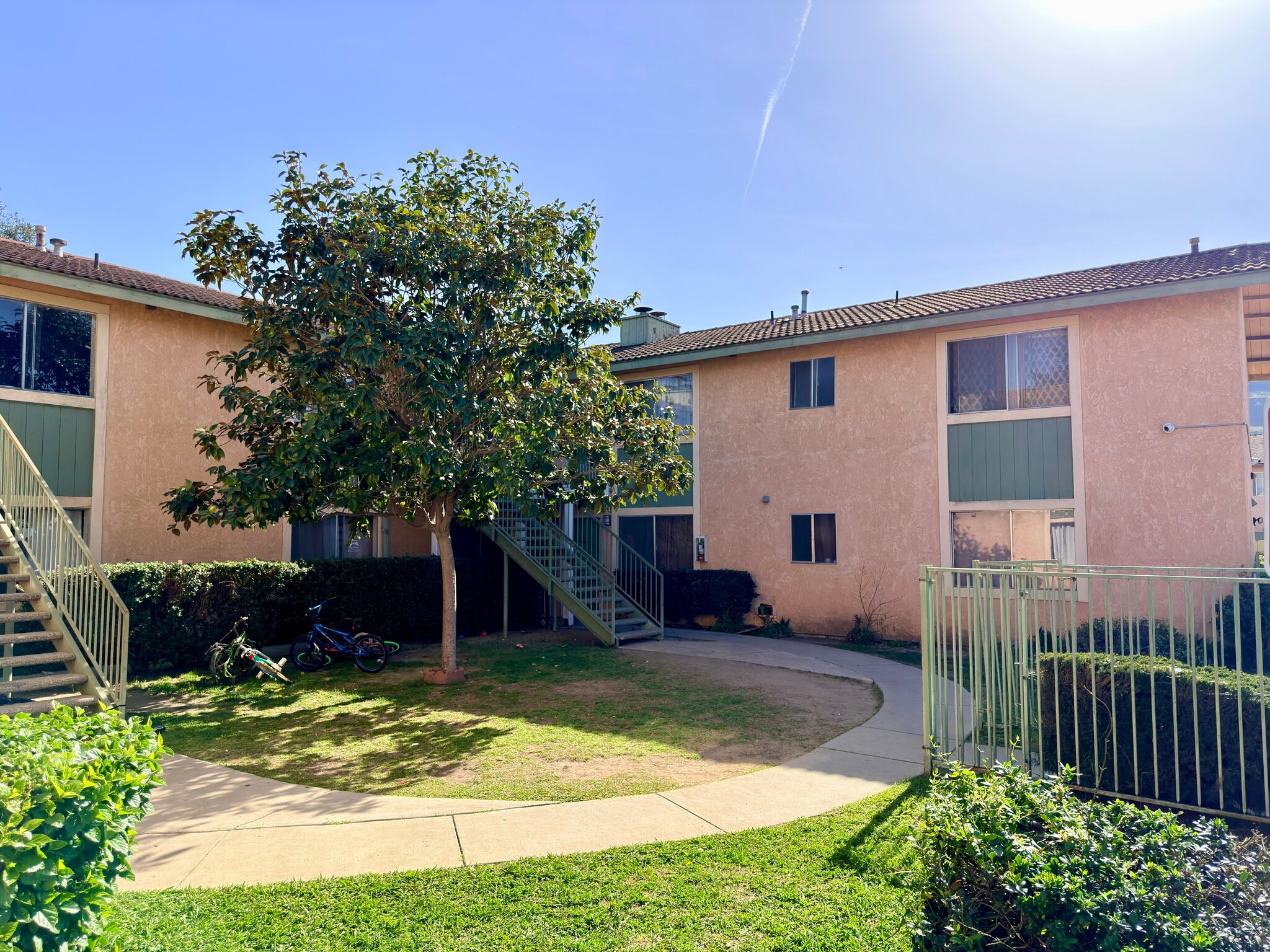 1208 E Ventura St, Santa Paula, CA for Sale