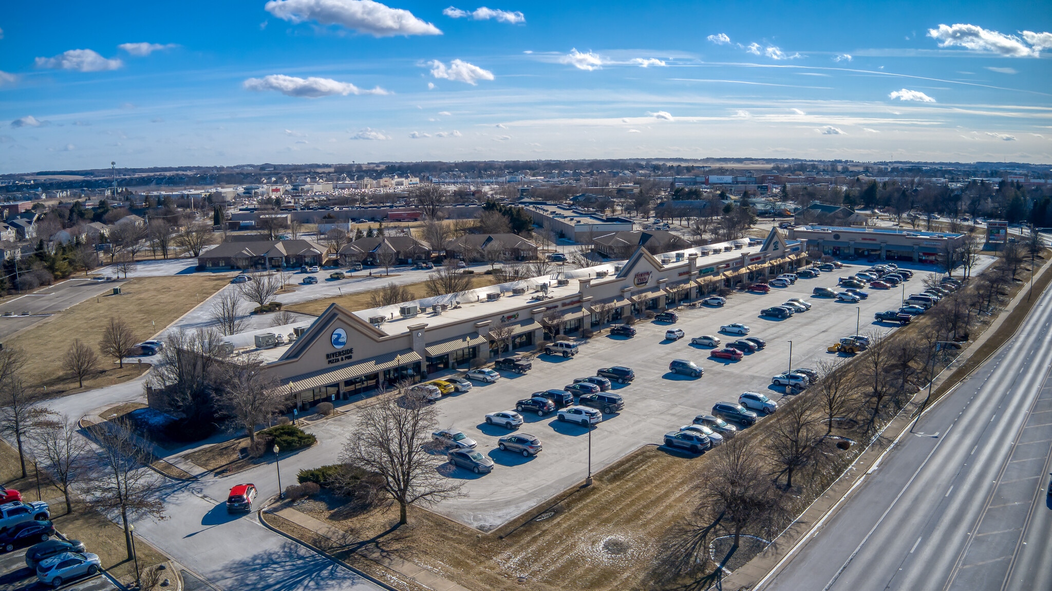 1100-1148 Douglas Rd, Oswego, IL for Rent