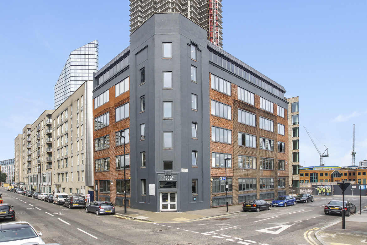 142 Central St, London, LND for Rent