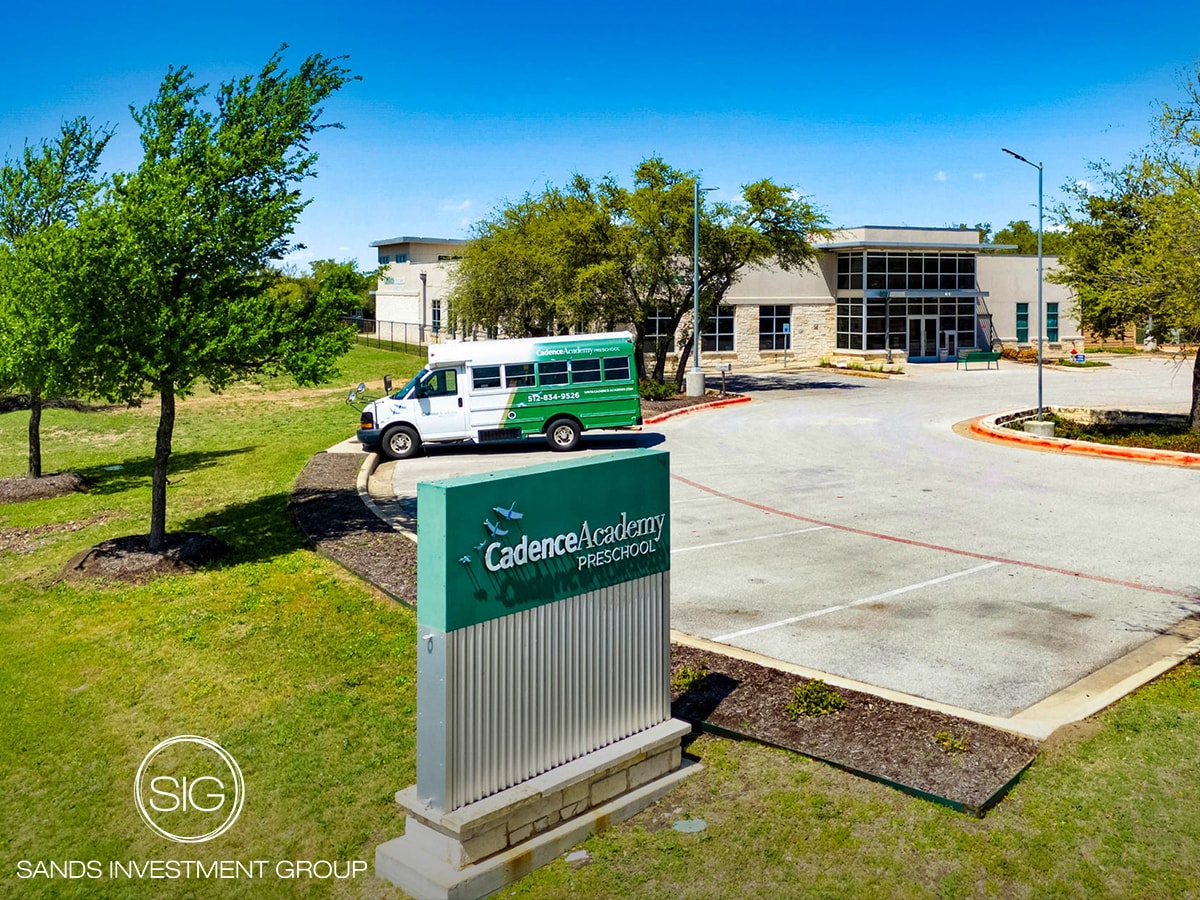 2101 E Park St, Cedar Park, TX for Sale