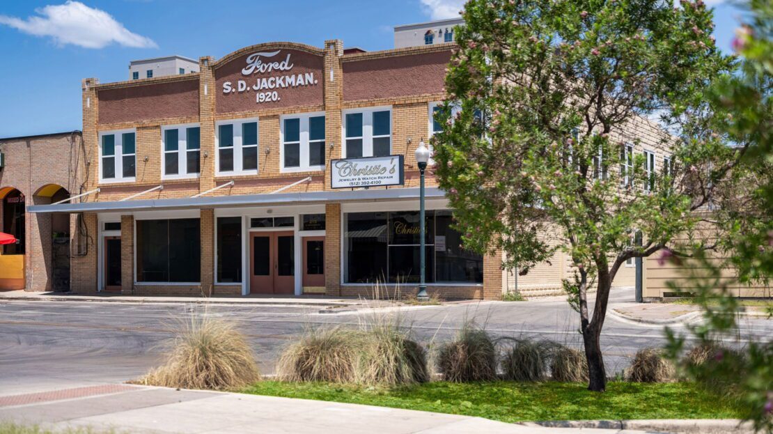 211-215 E Hutchison St, San Marcos, TX for Rent