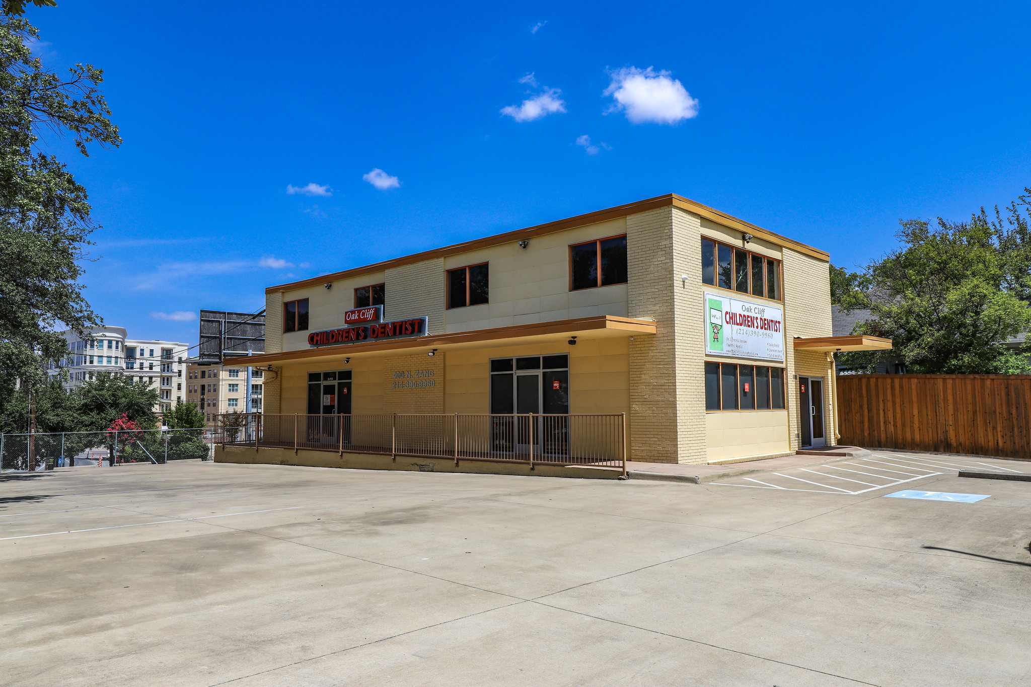 400 N Zang Blvd, Dallas, TX for Rent