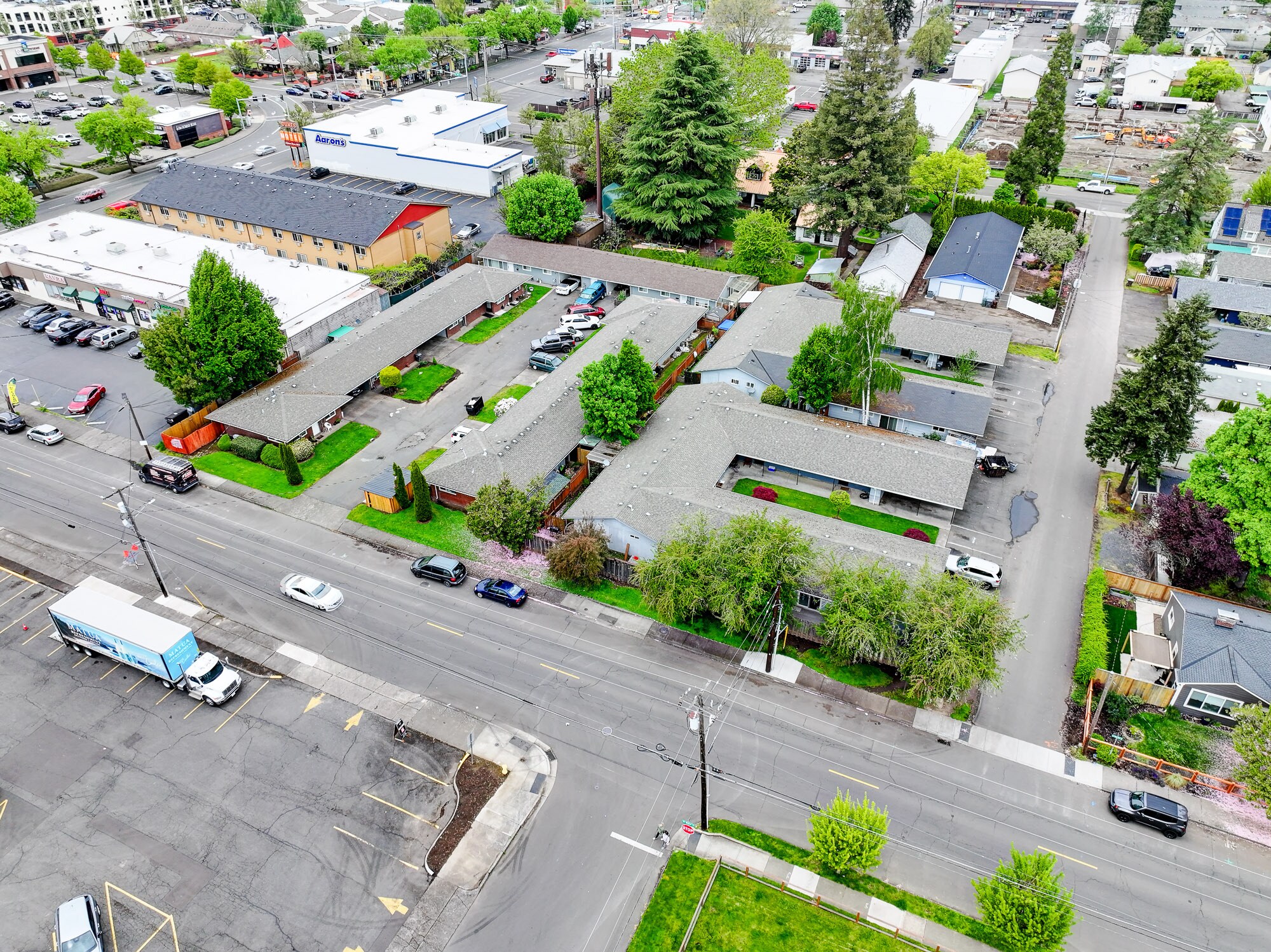 1049 SE Walnut St, Hillsboro, OR for Sale