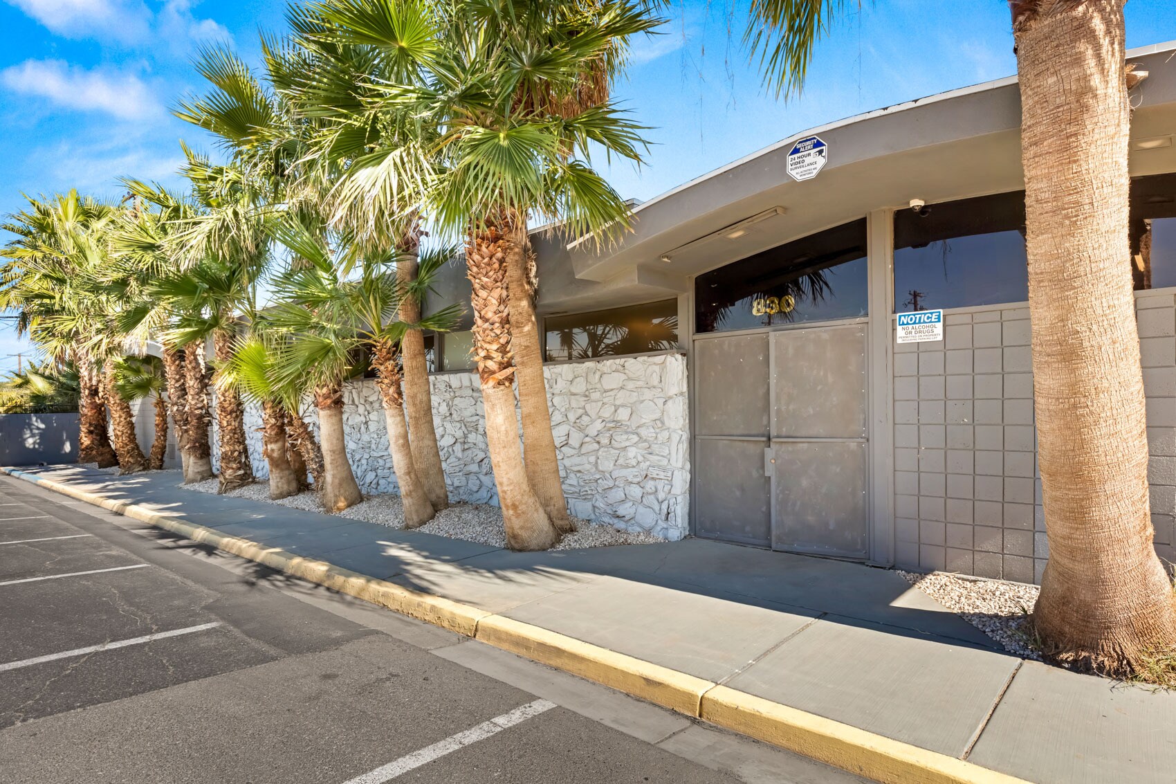 830 E Sahara Ave, Las Vegas, NV for Rent
