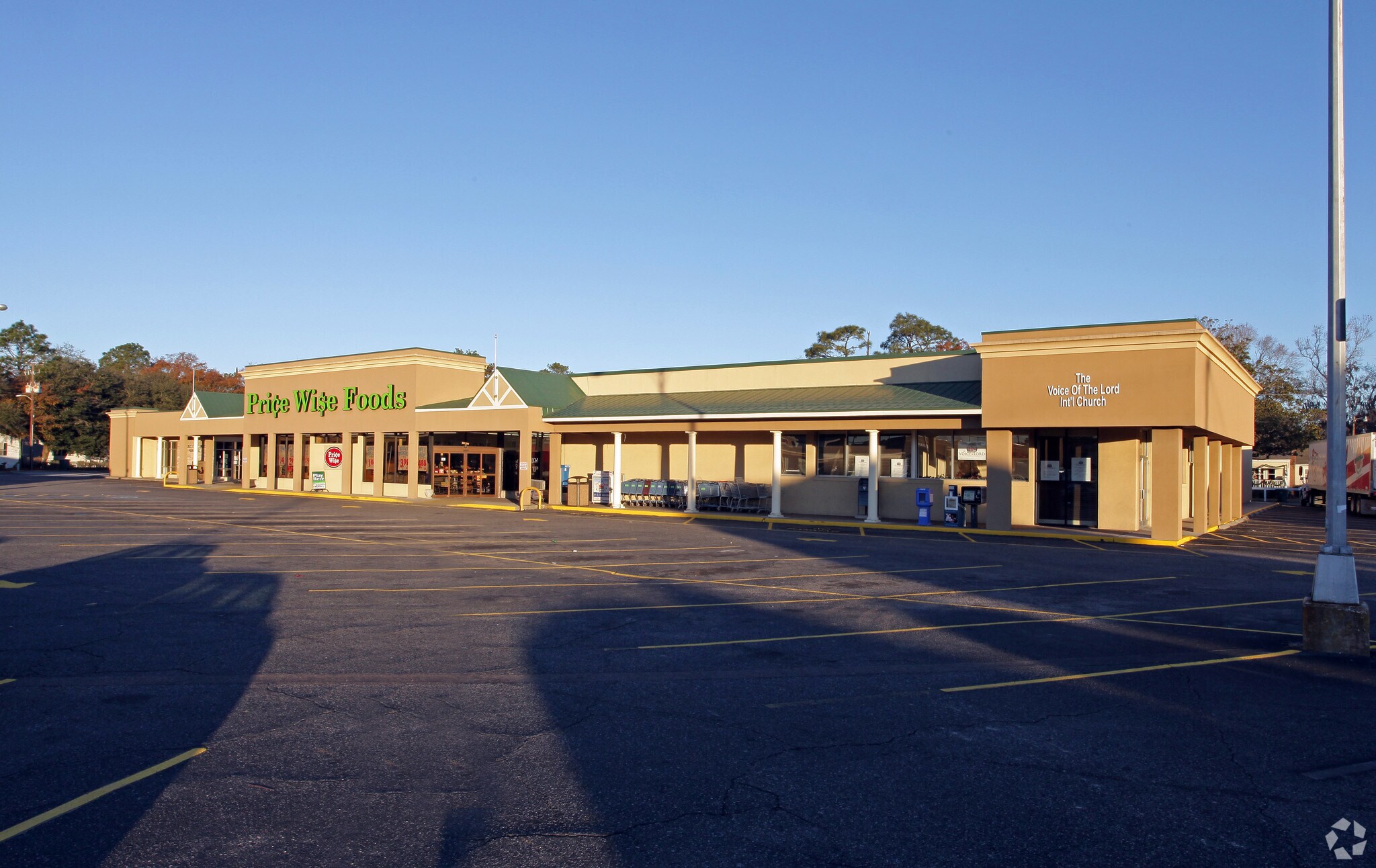 12681306 Yeamans Hall Rd Charleston, SC 29406 Shopping Center Property for Lease on