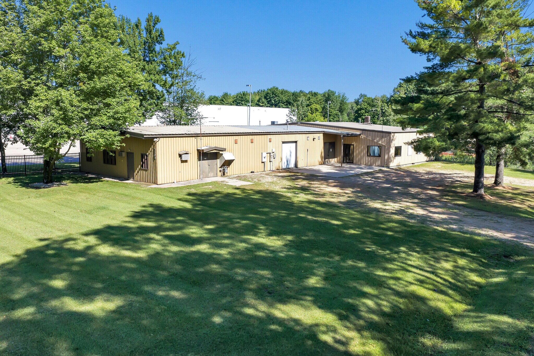 2705 E Richmond St, Shawano, WI for Sale