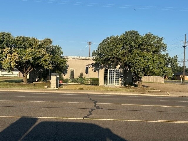 1835 N Hobart St, Pampa, TX for Sale