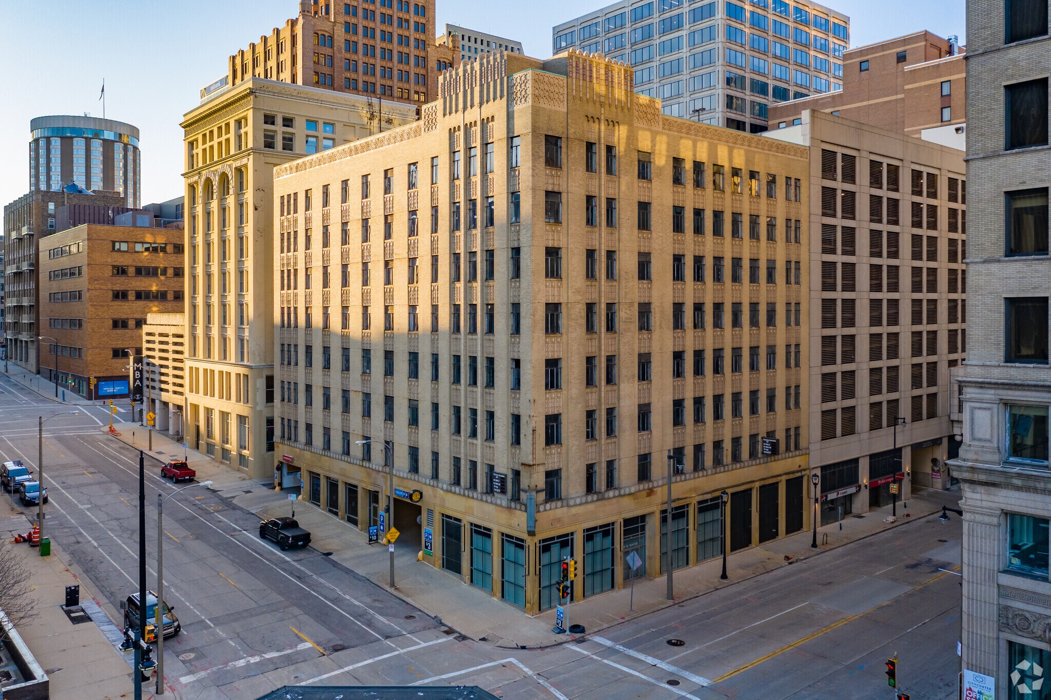 740 N Water St Milwaukee, WI 53202 Specialty Property for Lease on