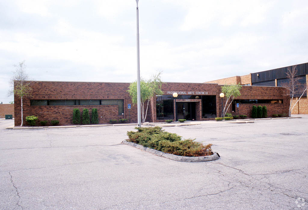 1640 Fort St, Trenton, MI for Rent