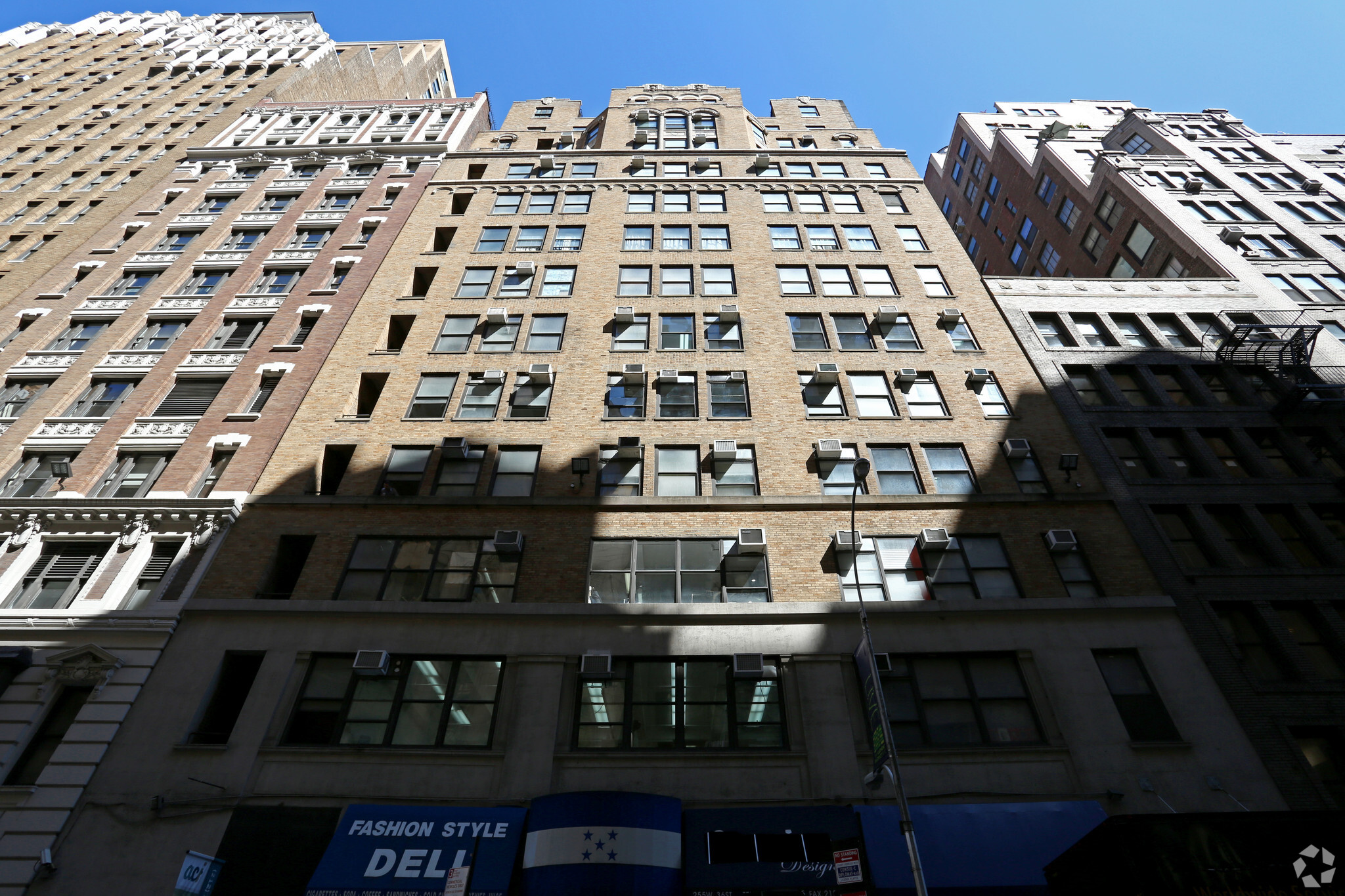 255 W 36th St, New York, NY for Rent