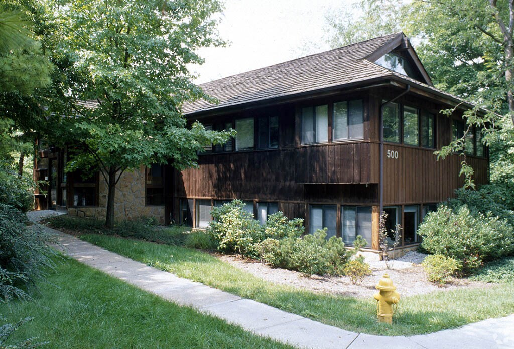 2275 Swallow Hill Rd, Pittsburgh, PA for Rent