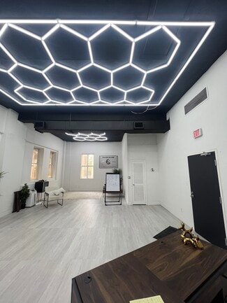 West Palm Beach, FL Office/Retail - 120 S Dixie Hwy