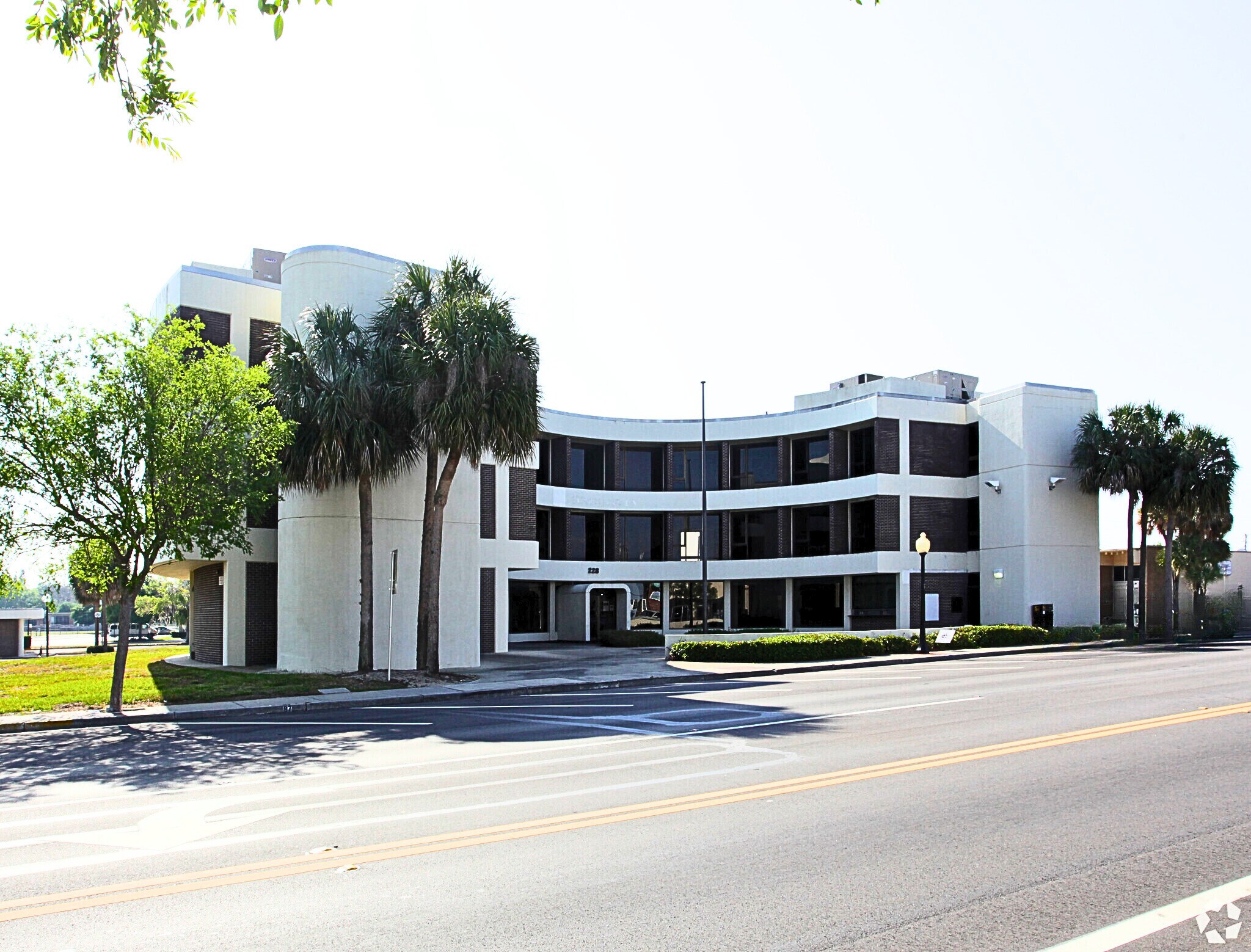 228 N Ridgewood Dr, Sebring, FL for Rent
