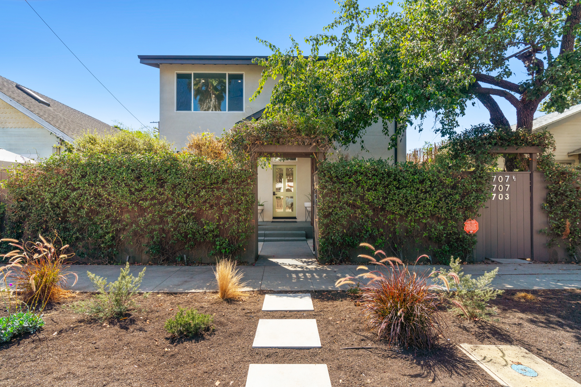 705 6th Ave, Venice, CA for Sale