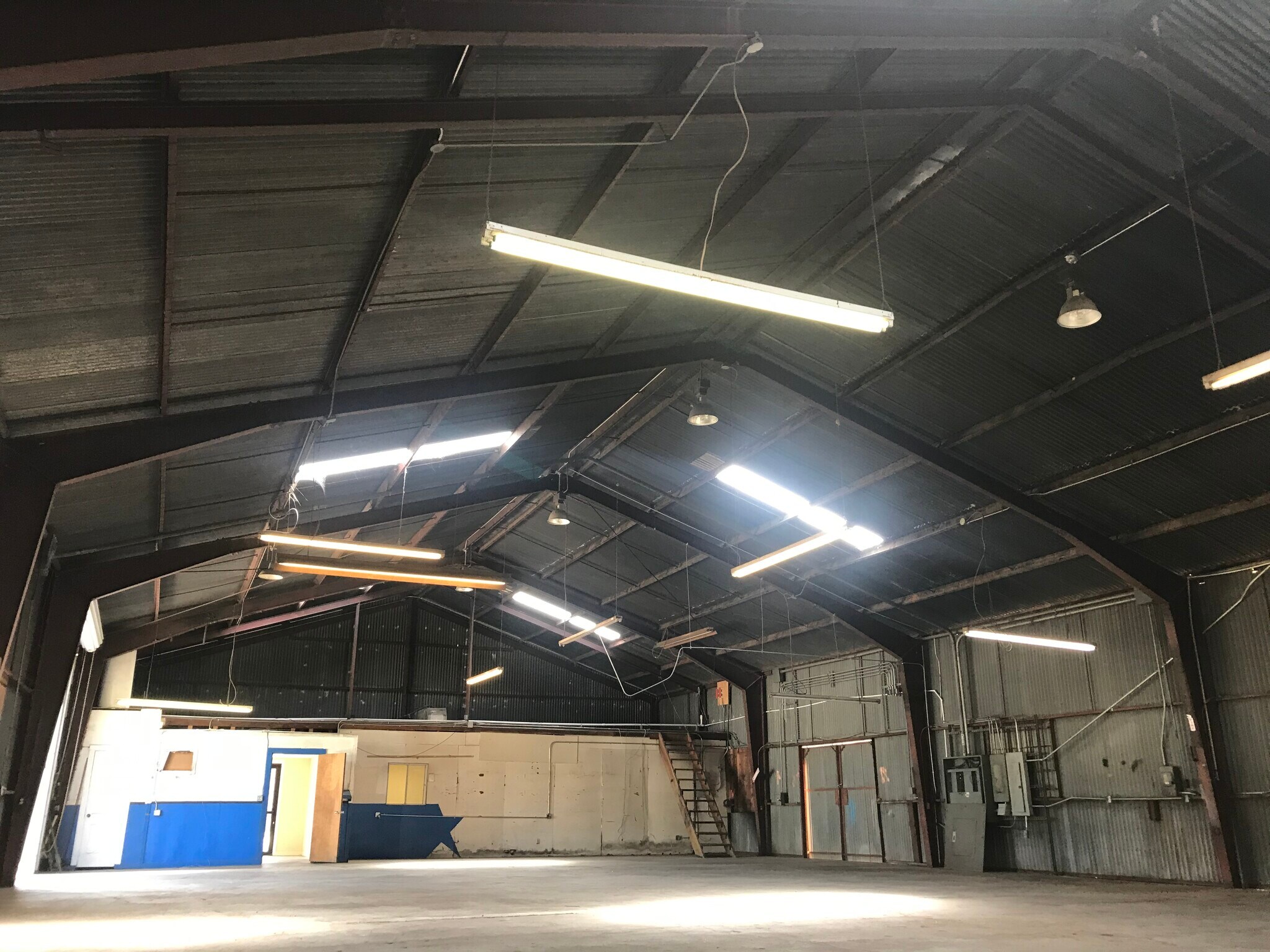 101 Hilbig Rd Conroe, TX 77301 Industrial Property for Lease on