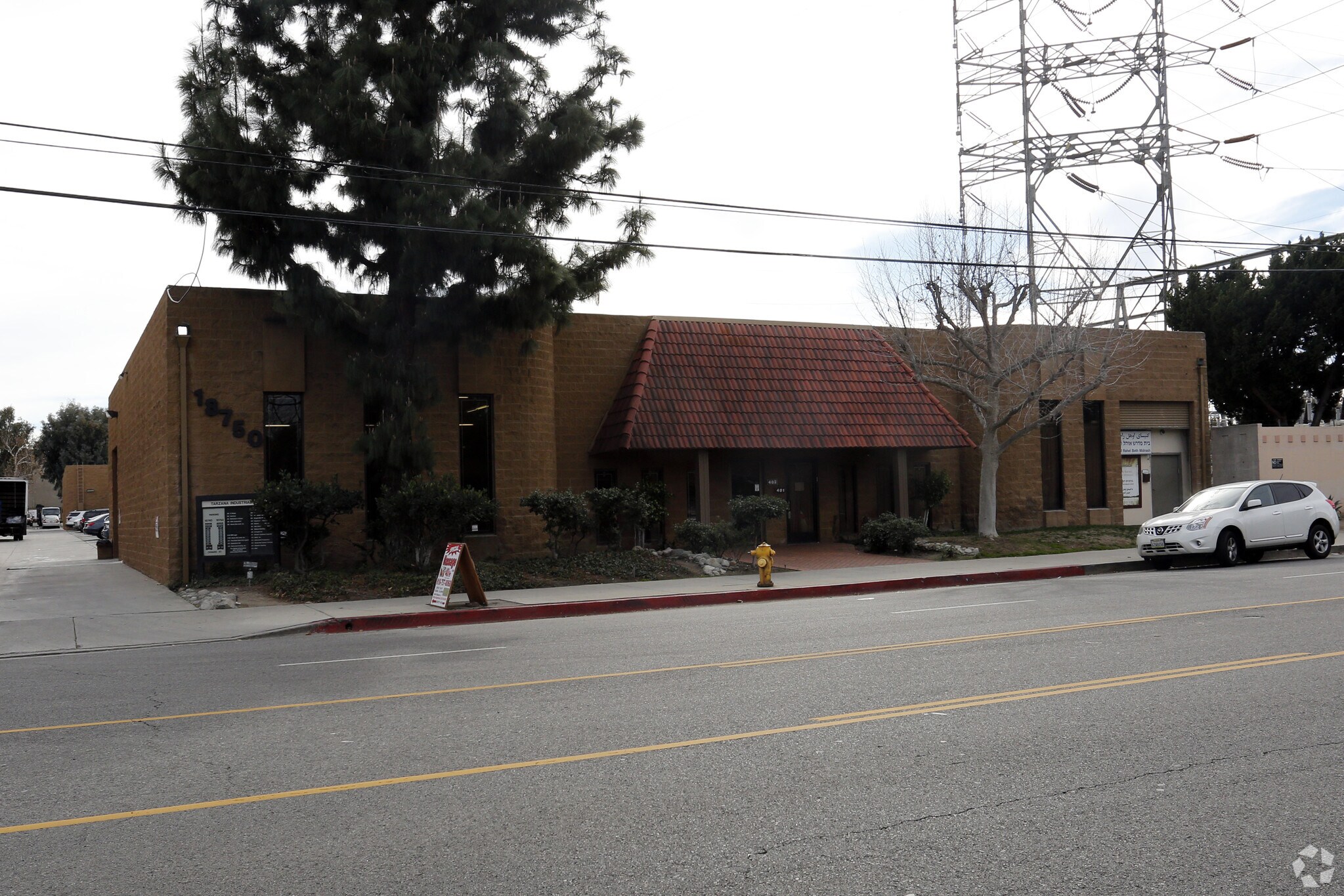 18750 Oxnard St, Tarzana, CA for Rent