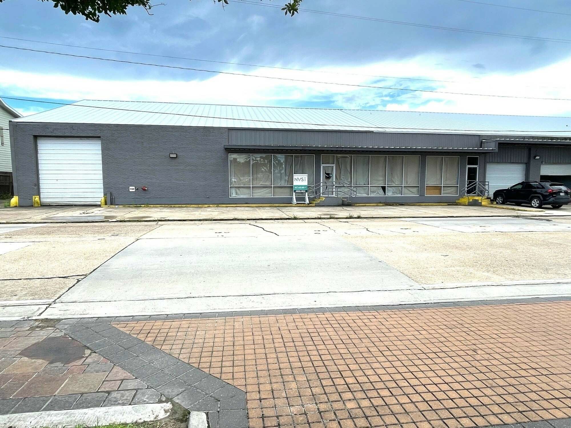 1201 Lakeshore Dr, Lake Charles, LA for Rent