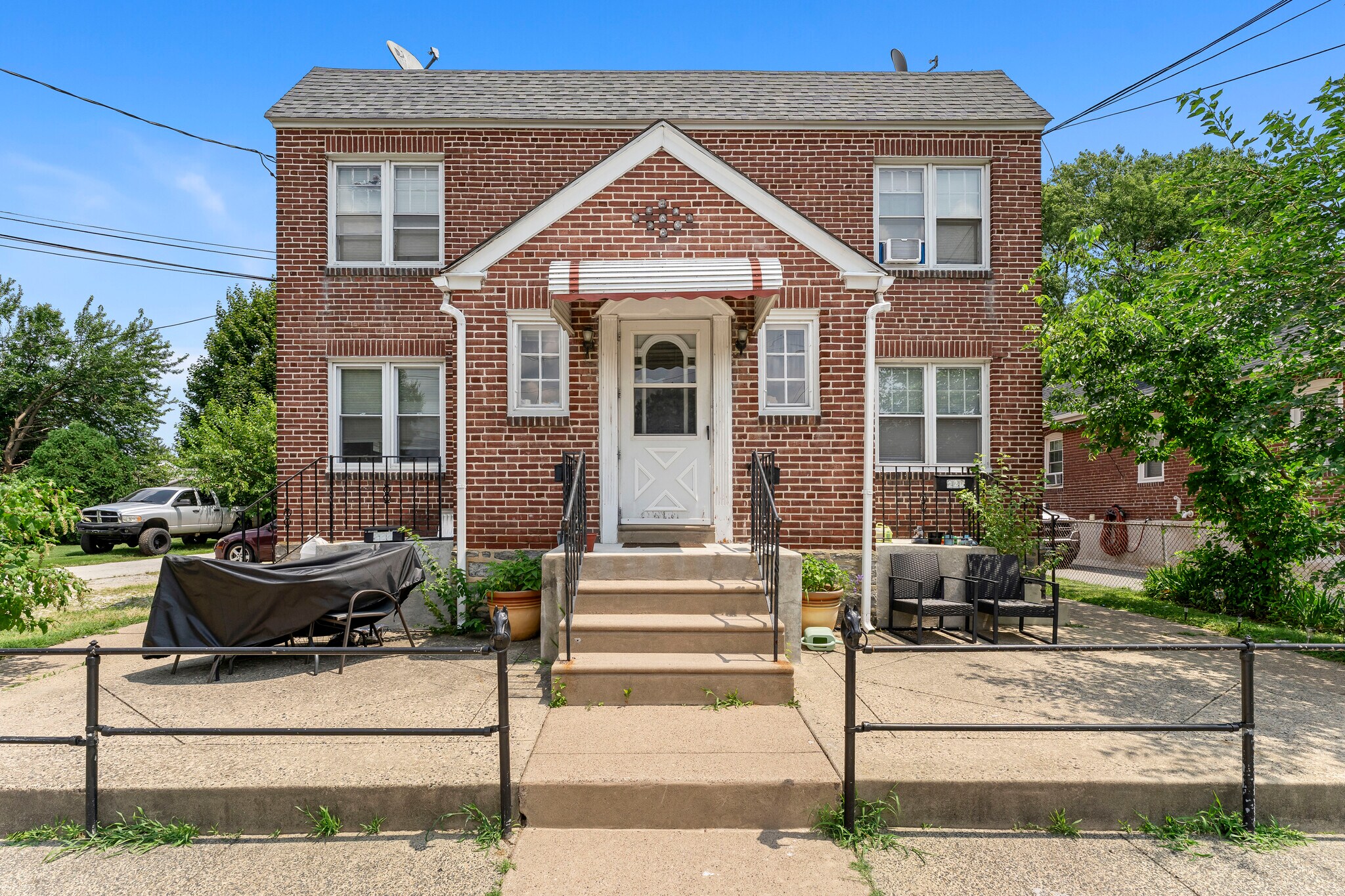 220 Taylor Ave, Essington, PA for Sale