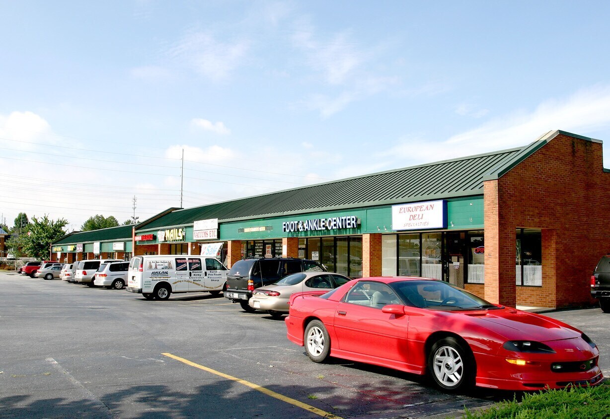 9550 Main St, Woodstock, GA for Rent
