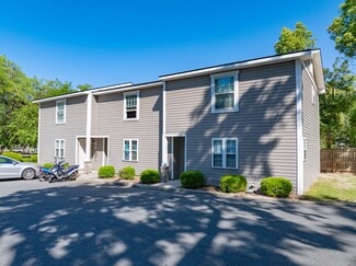 Valdosta, GA Apartments - 1105 N Oak St